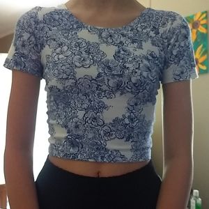 Super cute floral crop top!
